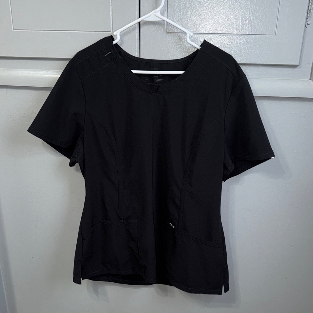 Cherokee infinity women’s scrub top
